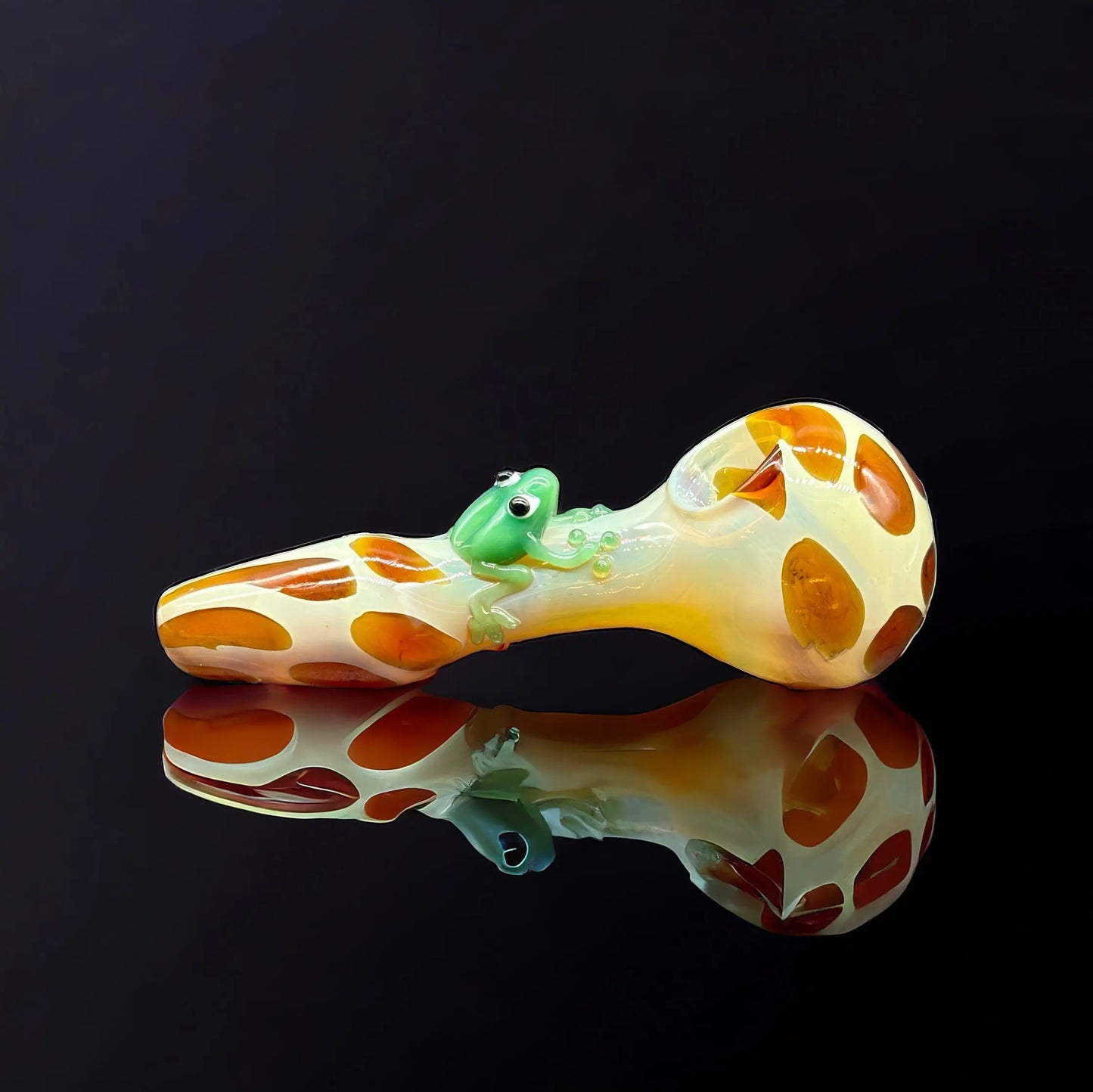 glass pipes with frog