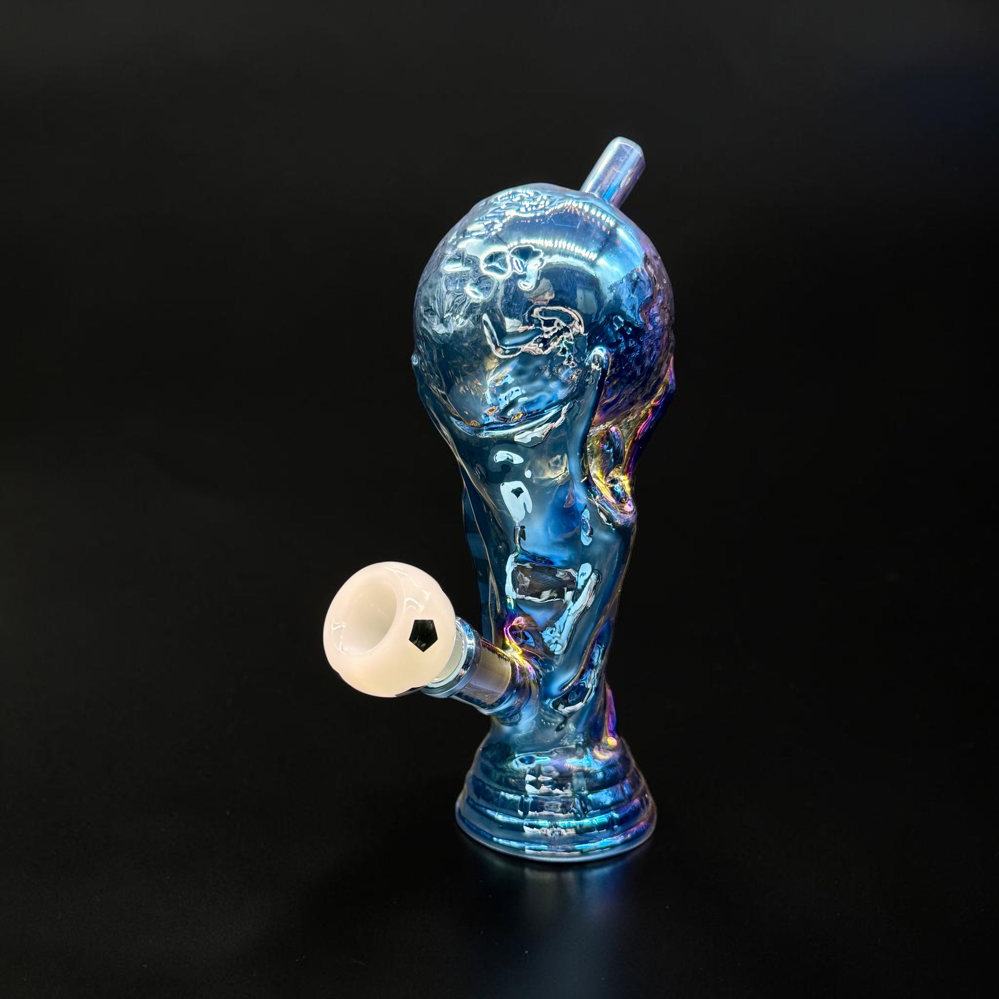 7.5” Trophy Style Glass Bong – Unique Water Pipe front side view 