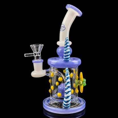 Glass smoking device with colorful螺旋设计 on a black background
