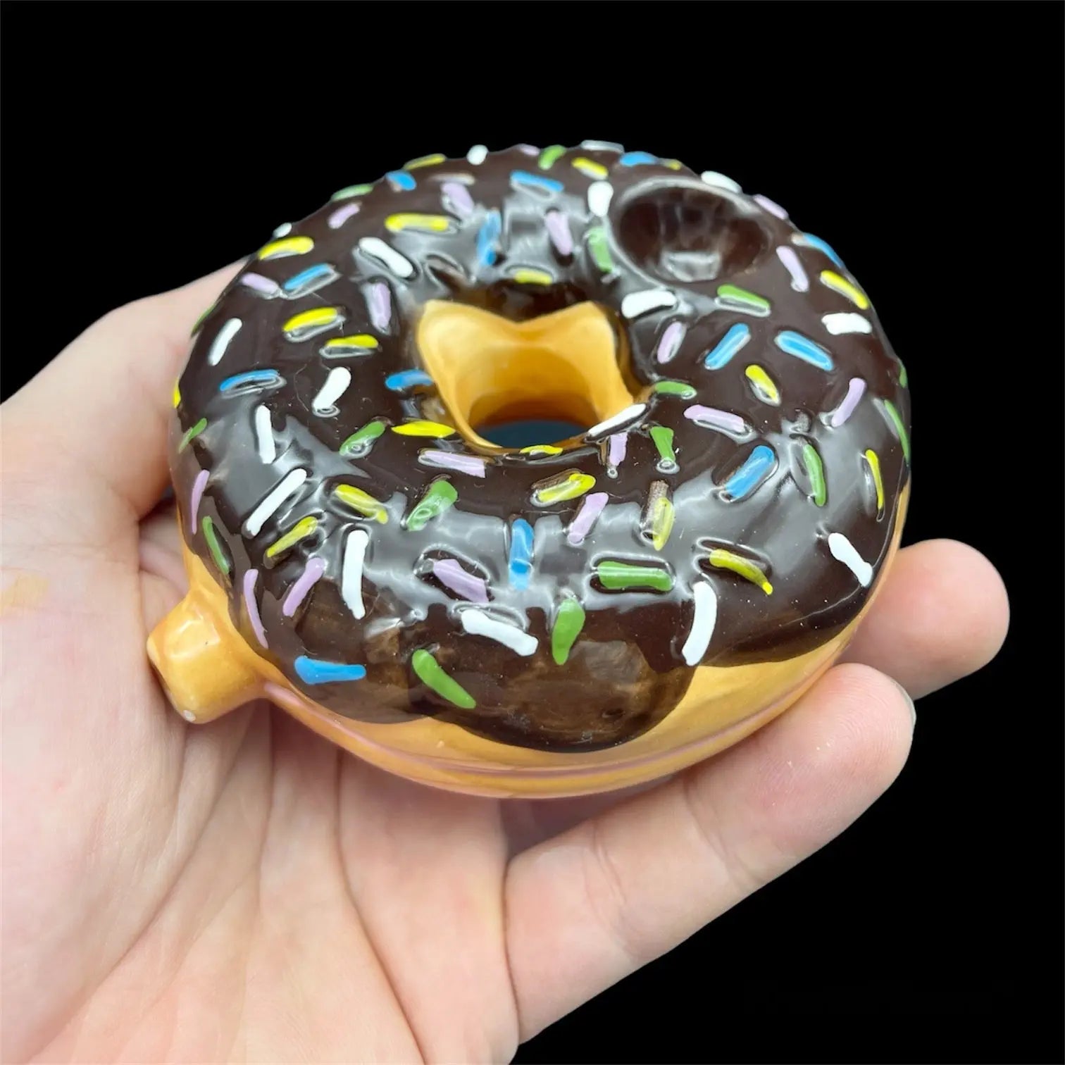 CHOCOLATE CERAMIC DONUT PIPE