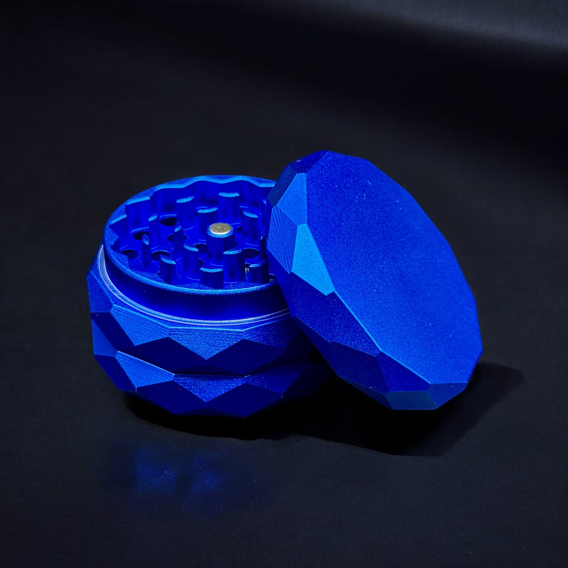 Diamond Cutting Aluminum Herb Grinder blue color 
