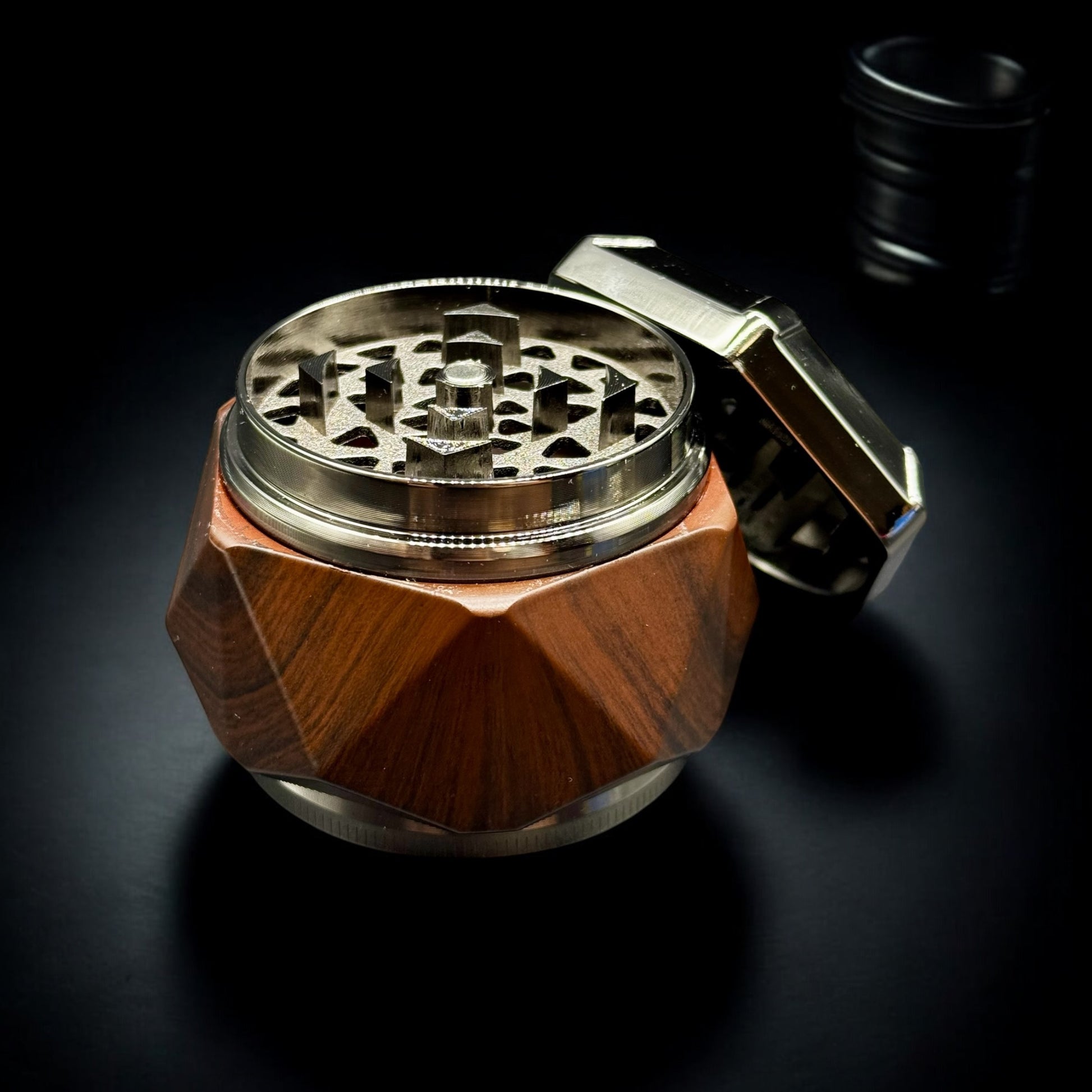 Luxury herb grinder 