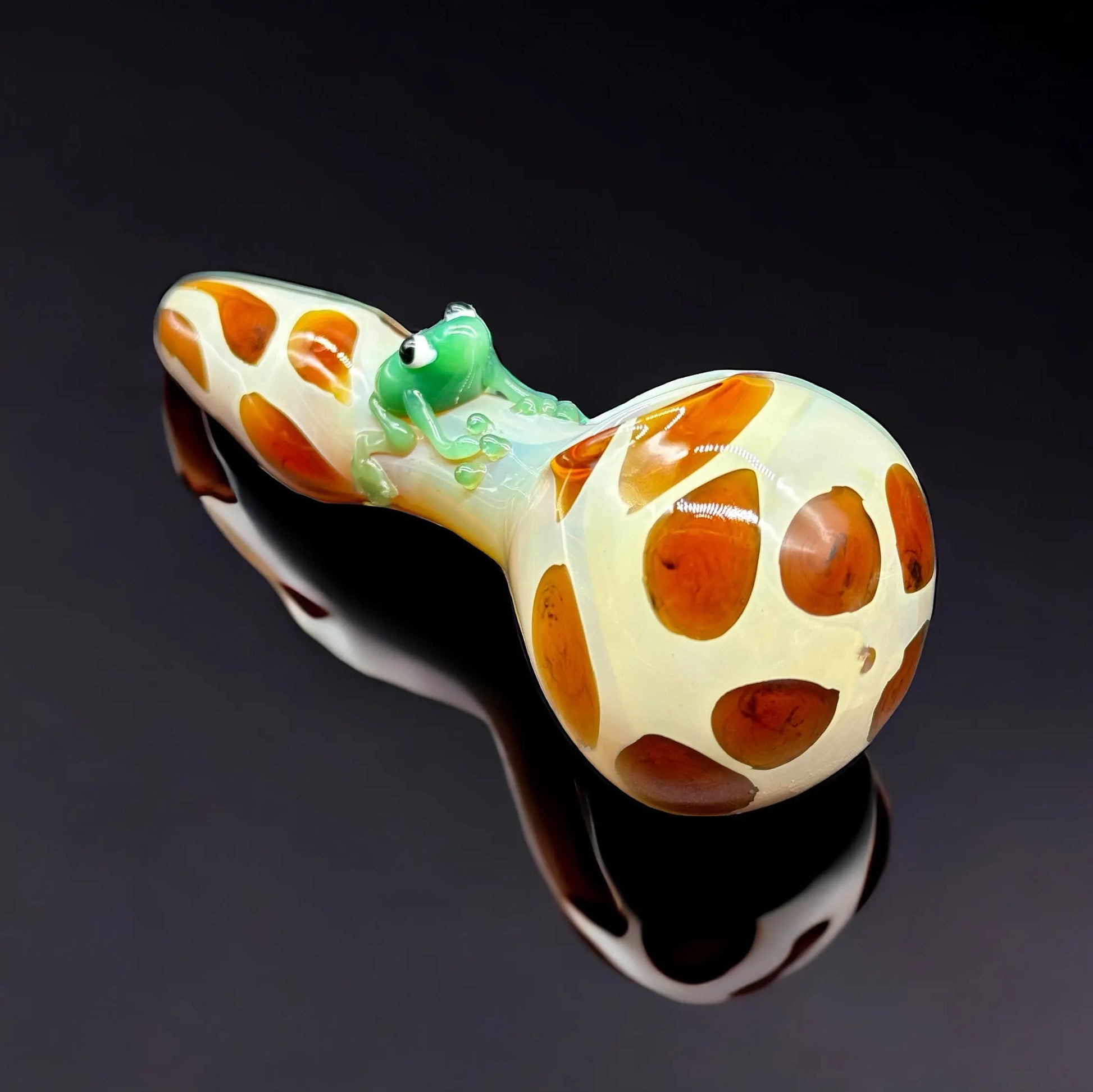 brown glass pipe 
