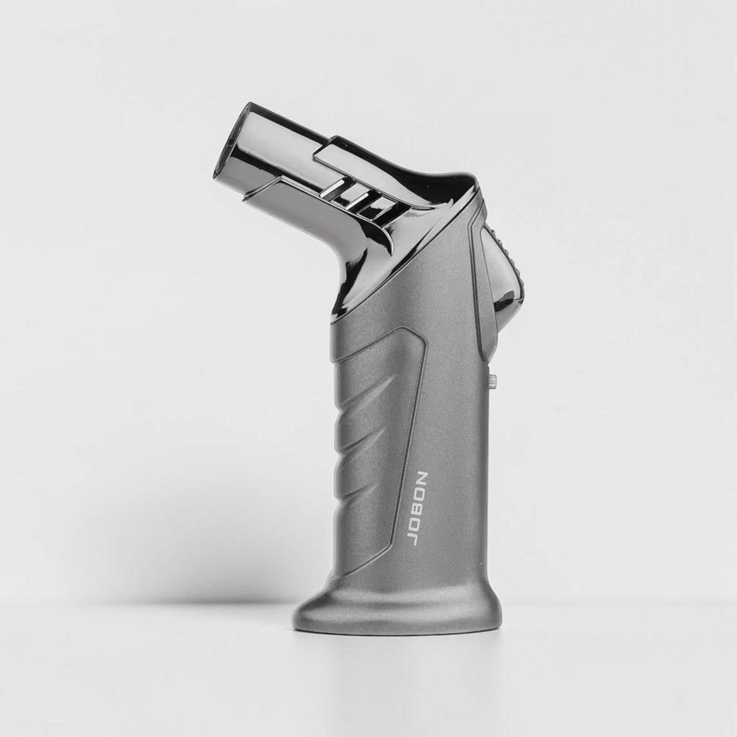 Silver打火机 on a white background