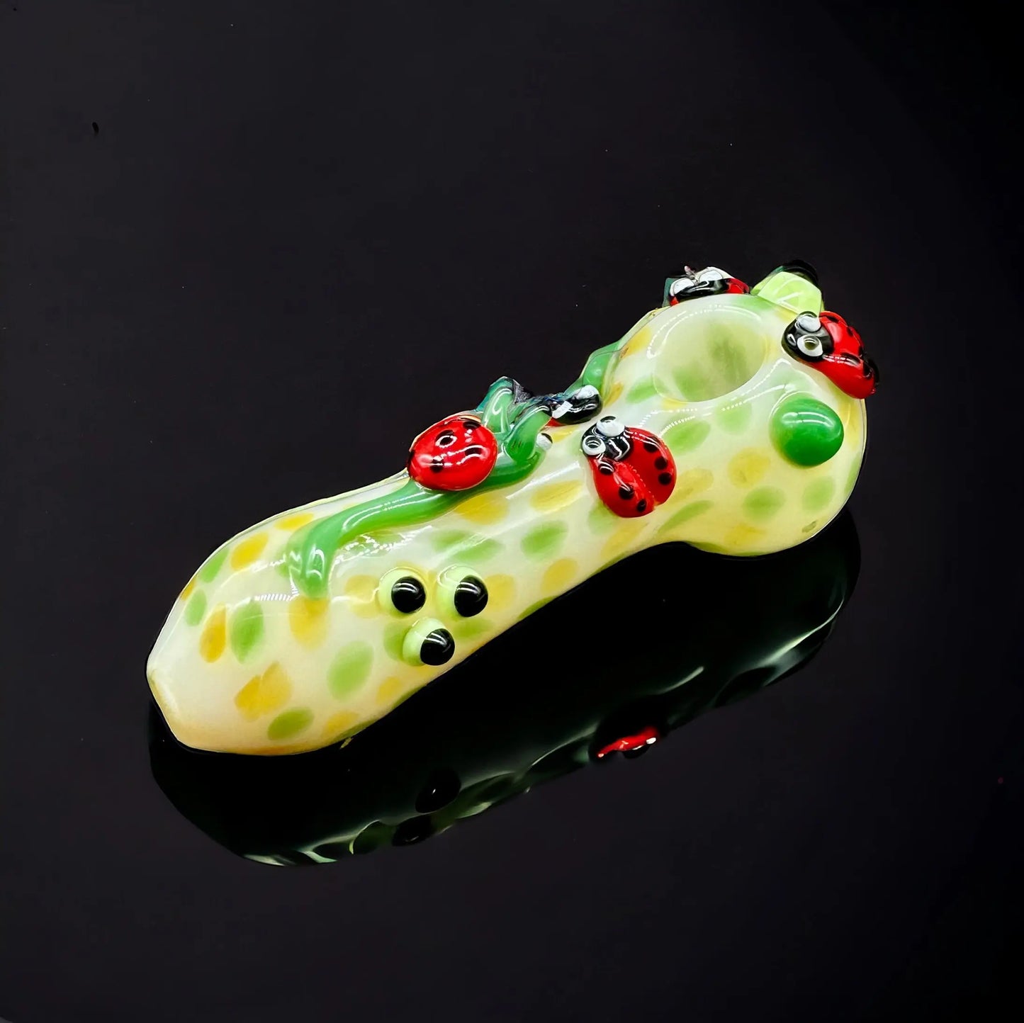 Ladybug Glass Bowl pipes 