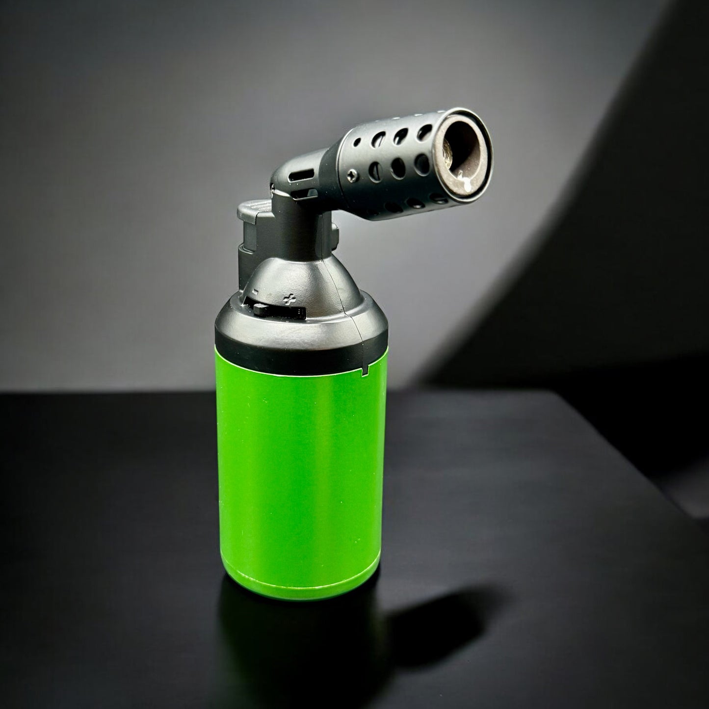 aLeaf 5” Supernova Butane Torch – Refillable Dab Torch with 2500°F Blue Flame
